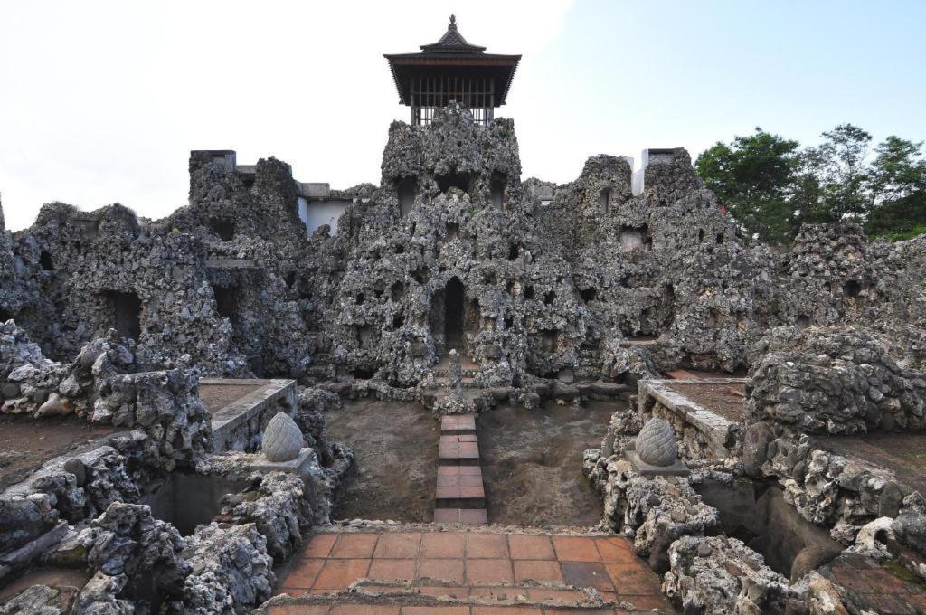 Hotel Syariah Tremigo Guesthouse Cirebon Exteriör bild