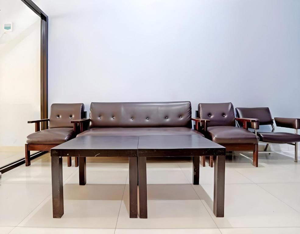 Hotel Syariah Tremigo Guesthouse Cirebon Exteriör bild