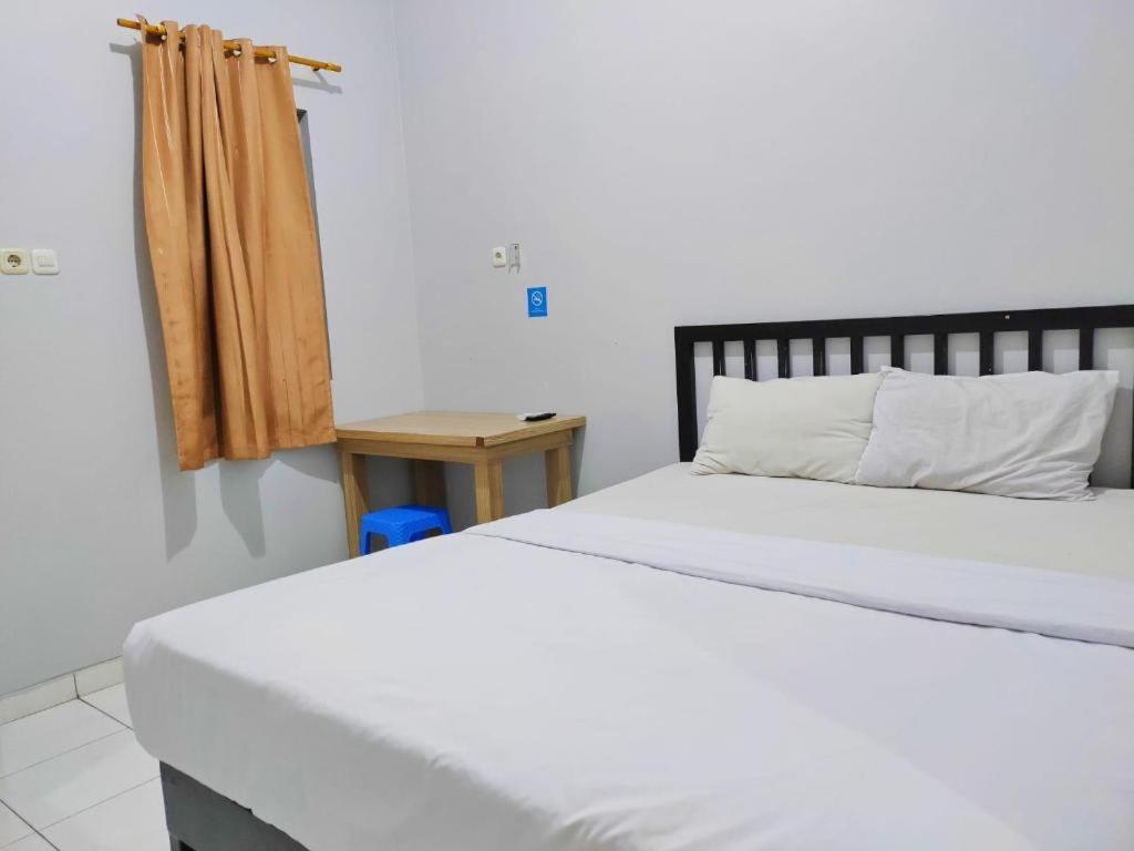 Hotel Syariah Tremigo Guesthouse Cirebon Exteriör bild