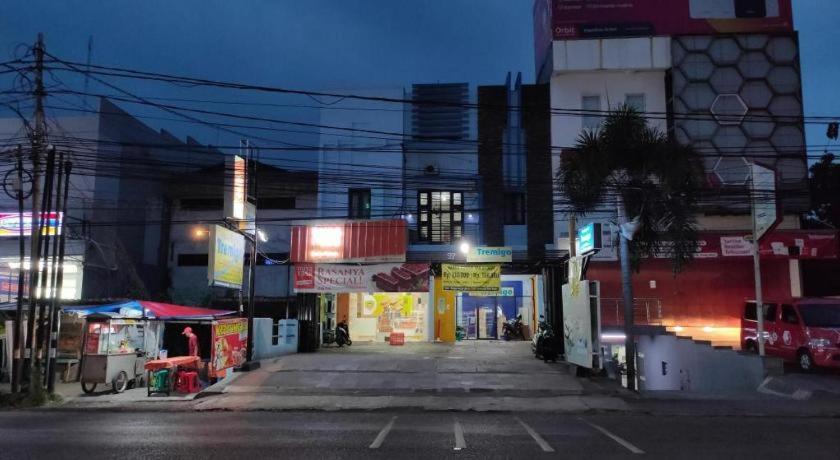 Hotel Syariah Tremigo Guesthouse Cirebon Exteriör bild