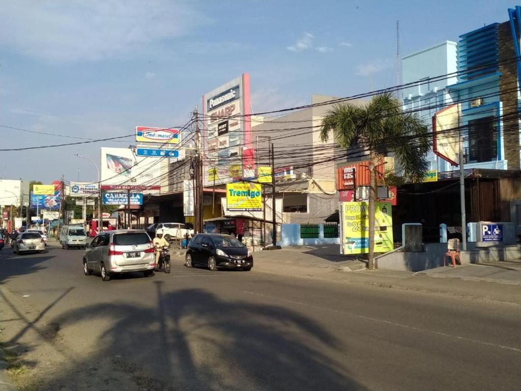 Hotel Syariah Tremigo Guesthouse Cirebon Exteriör bild
